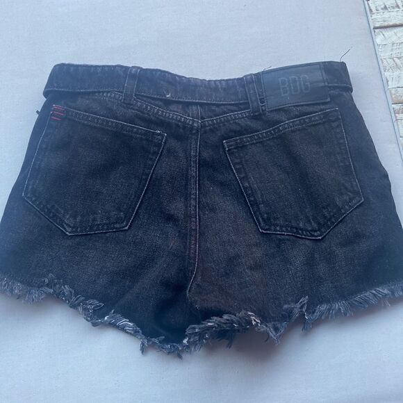 BDG Foldover V-Front Denim Short — Washed Black Denim Size 26 - Picture 4 of 8